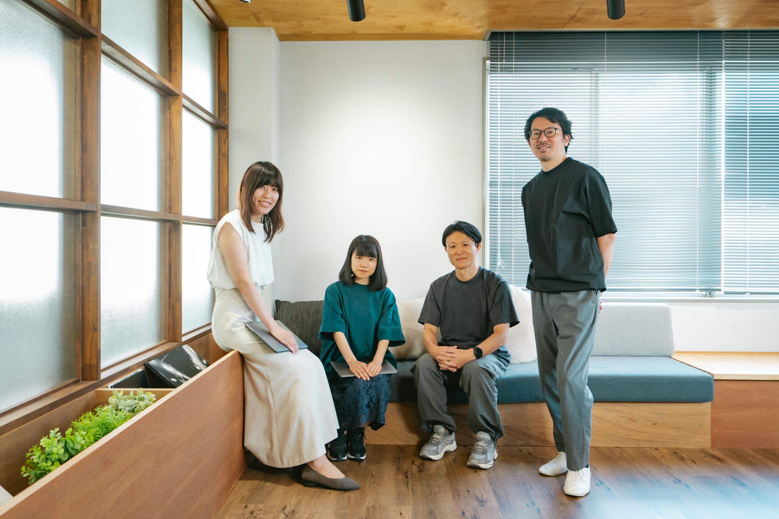 対談に参加した4名の集合写真